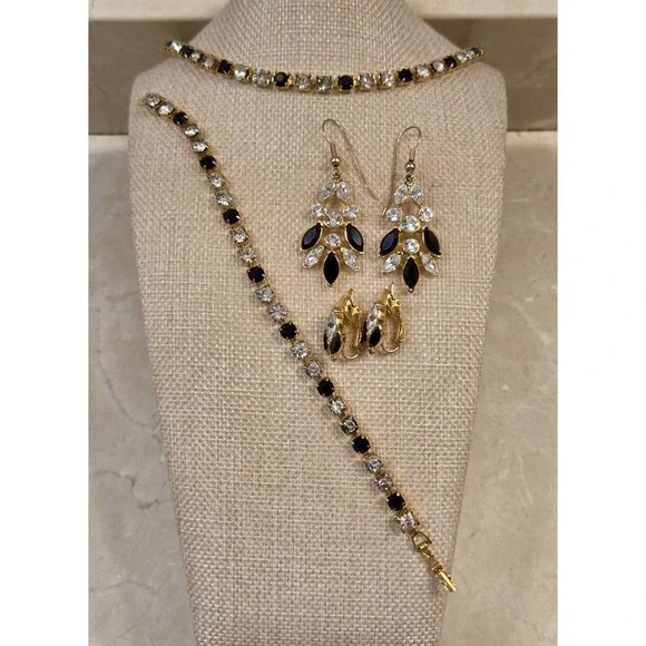 Vintage Trifari Rhinestone Jewelry Set, Choker, Earrings, Bracelet - Signed - Picture 1 of 11